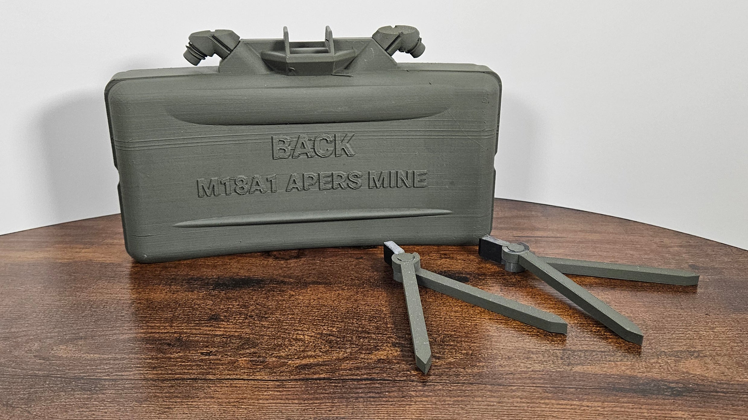 M18A1 Claymore Mine - Hand-Painted, Life-Size Military Replica
